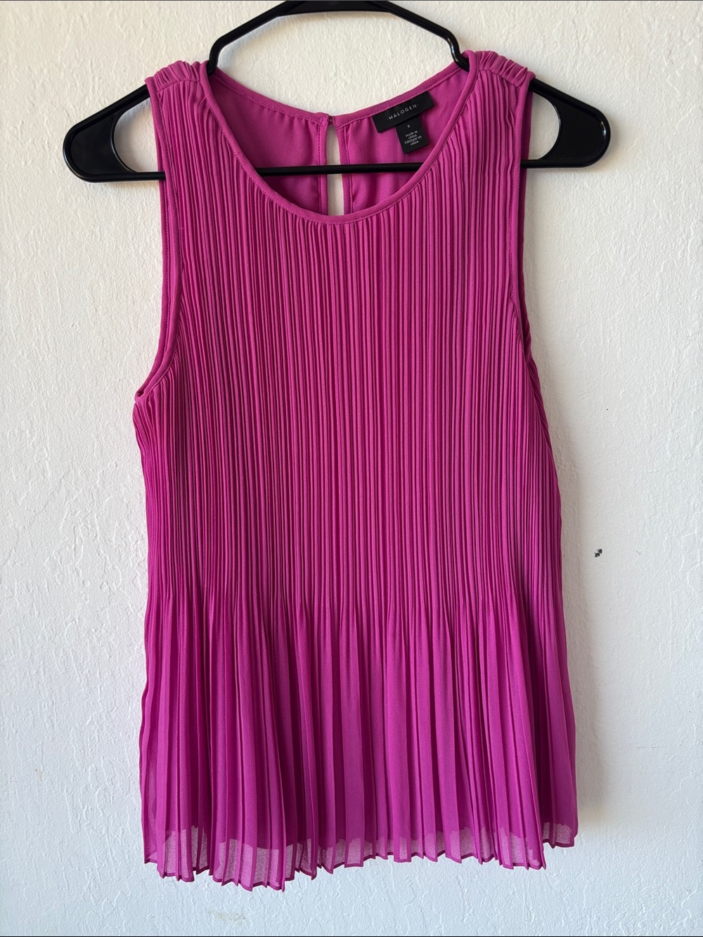 Halogen Magenta Pleated Sleeveless Tank